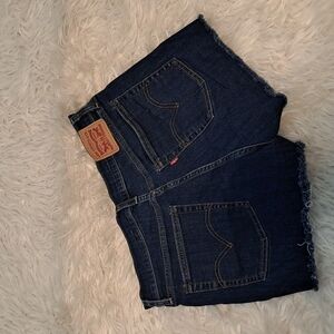Levi's shorts size 31